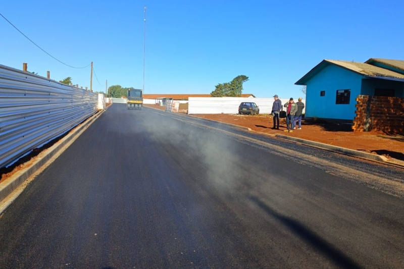 Pavimentação asfáltica e galeria pluvial no Distrito de Dez de Maio, Toledo-PR.