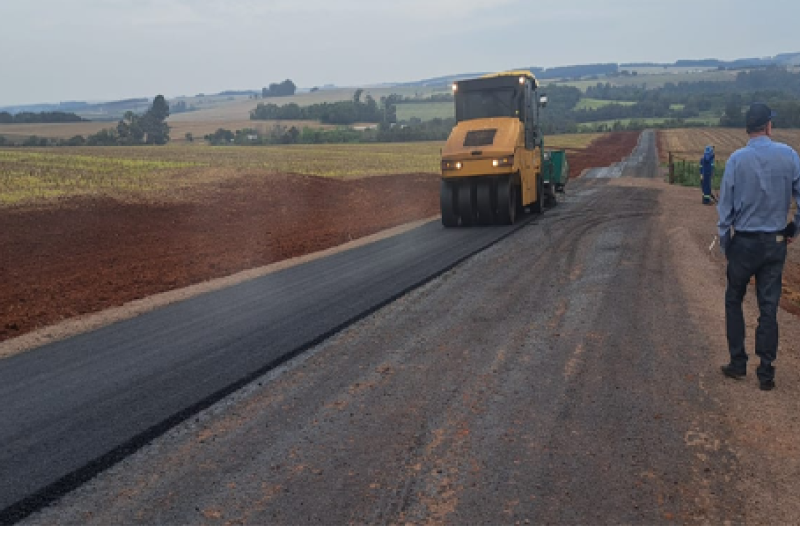 Pavimentação asfáltica na Estrada Rural OT 512 – Linha Sanga Perdida, em Toledo/...